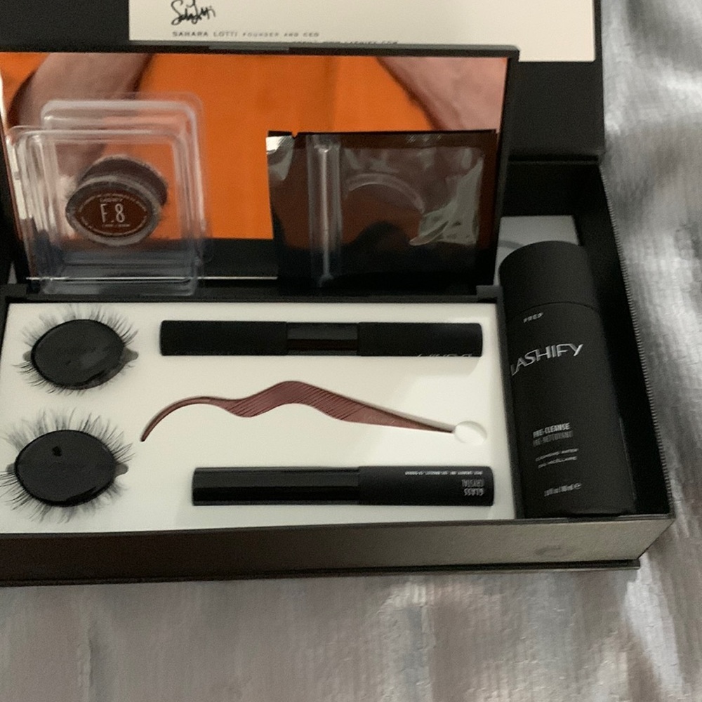 Lashify control set with extra lashes. Pre cleanse sold separately for $25